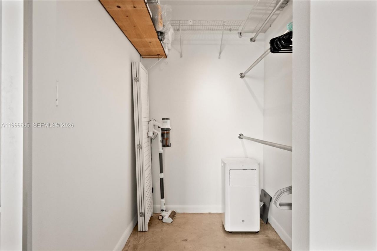 234 NE 3rd St, Unit 1704, Miami, FL 33132 Photo