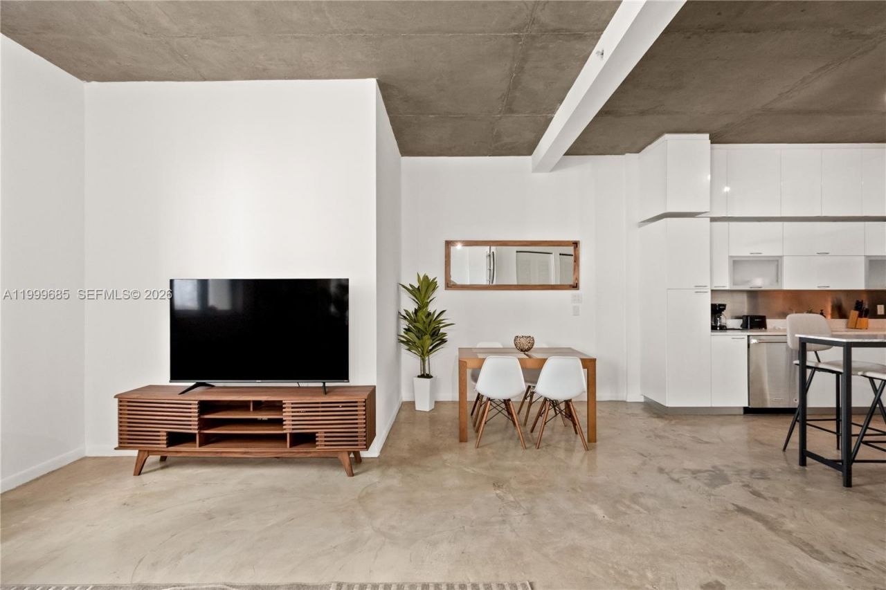 234 NE 3rd St, Unit 1704, Miami, FL 33132 Photo