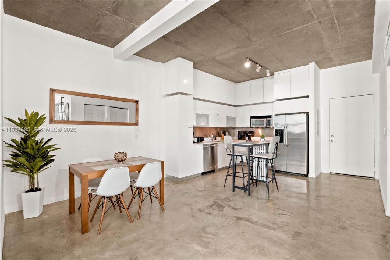234 NE 3rd St, Unit 1704, Miami, FL 33132 Photo