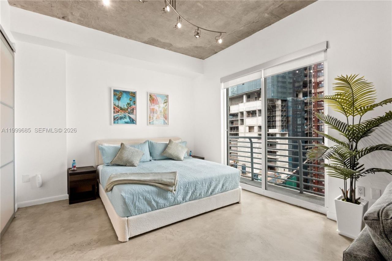 234 NE 3rd St, Unit 1704, Miami, FL 33132 Photo