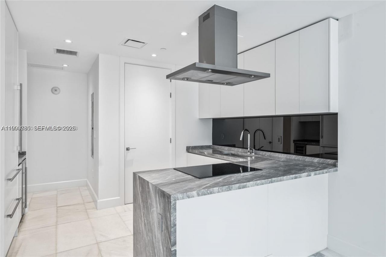 700 NE 26th Ter, Unit 804, Miami, FL 33137 Photo