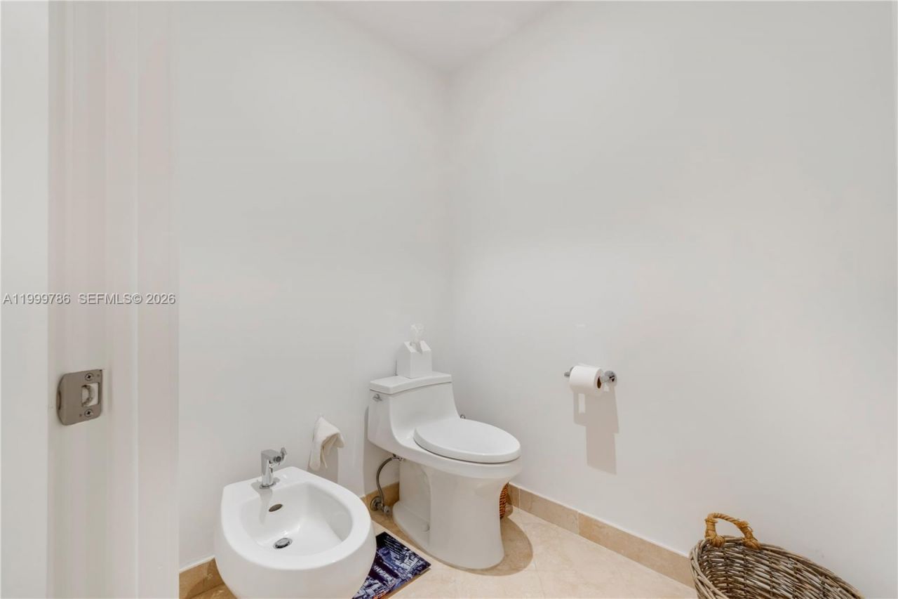 789 Crandon Blvd, Unit 1003, Key Biscayne, FL 33149 Photo