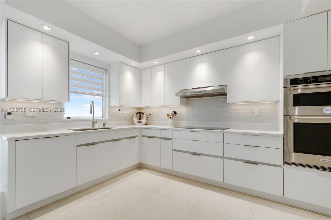 789 Crandon Blvd, Unit 1003, Key Biscayne, FL 33149 Photo