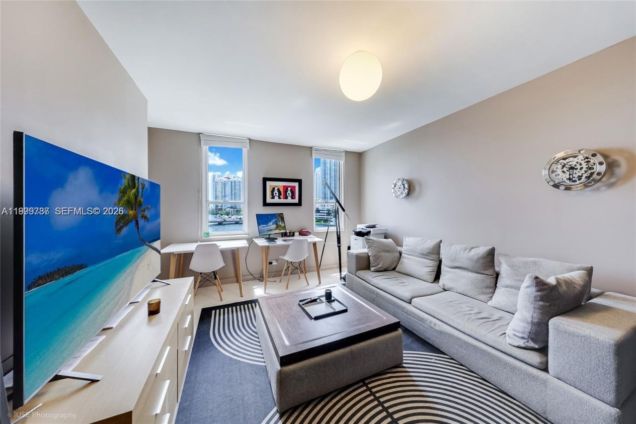 701 Brickell Key Blvd, Unit 503, Miami, FL 33131 Photo