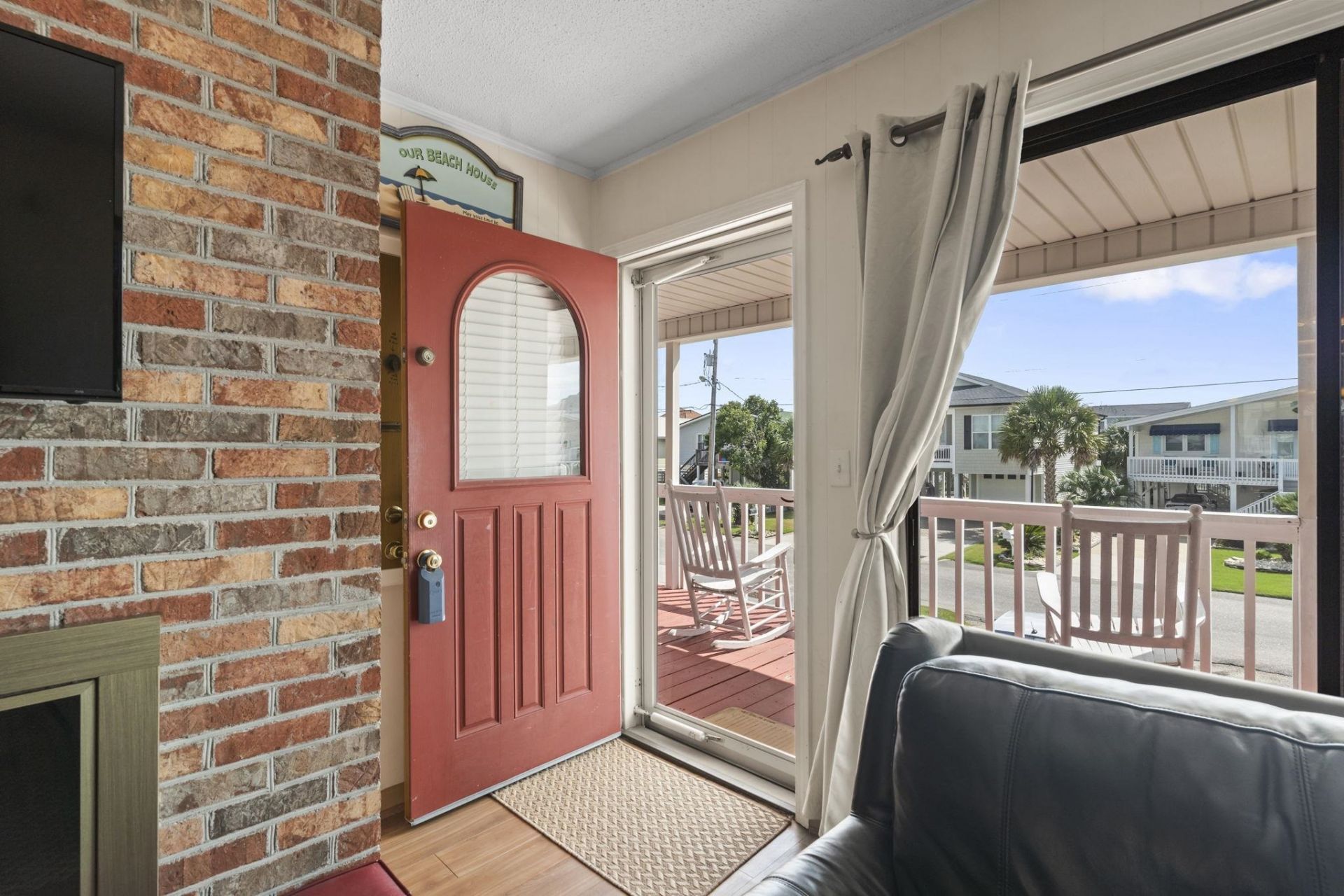 327 55th Ave. N  Photo 4