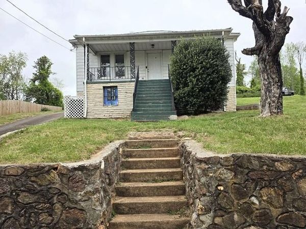 170 10th ST , Fieldale, VA 24089