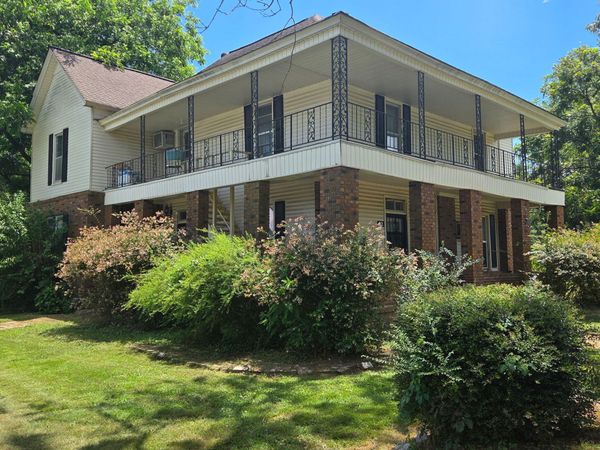 22 3rd Ave., Tishomingo, MS 38873