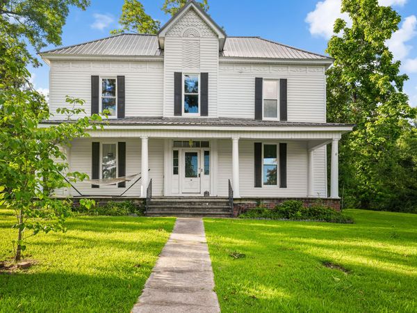 407 W Main St., Blue Mountain, MS 38610