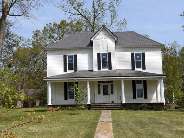 407 W Main St., Blue Mountain, MS 38610