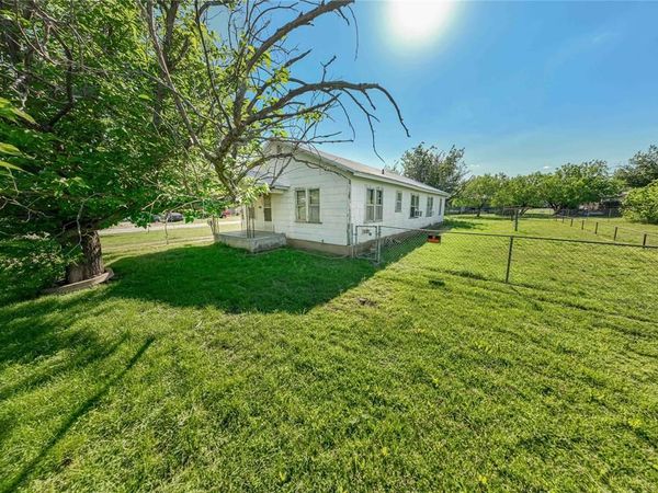 701 N Shelton Street, Breckenridge, TX 76424