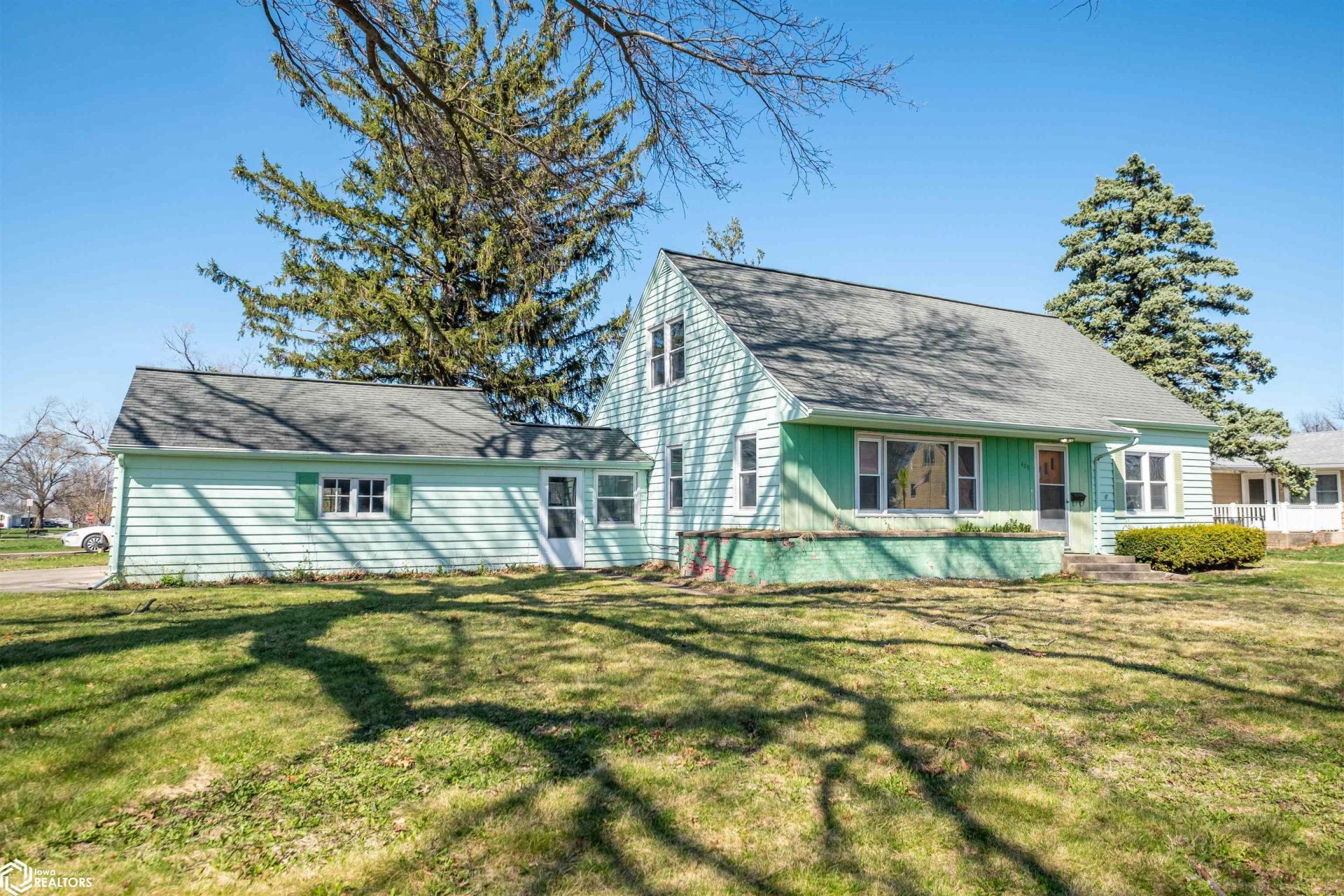 409 W Meadow Lane, Marshalltown, IA 50158 Main Photo