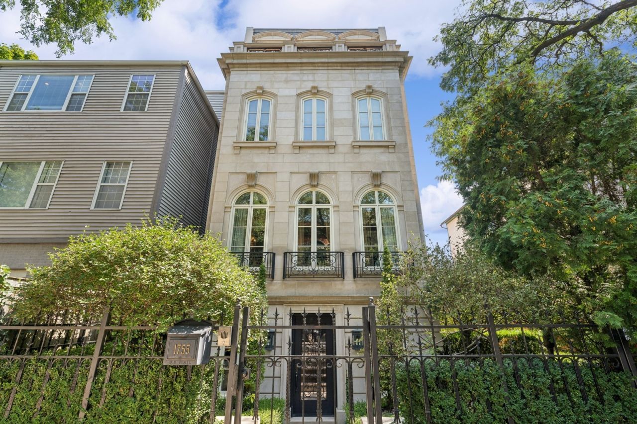 1755 N Mohawk Street , Chicago, IL 60614