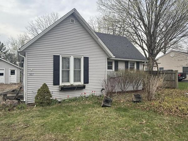 307 Mckinley Street , Kouts, IN 46347