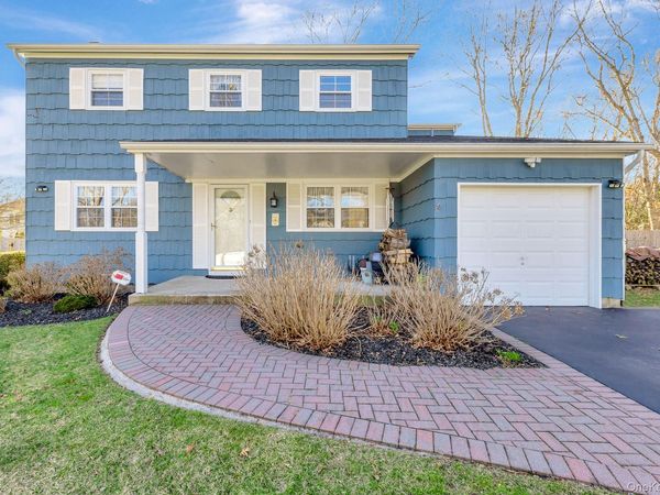 144 Oak Street, Medford, NY 11763