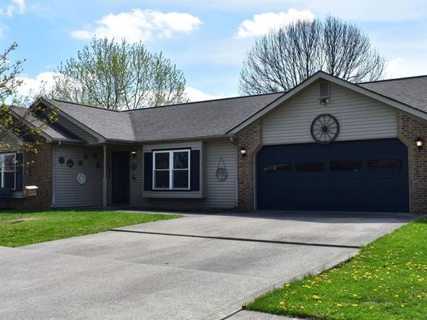 103 Dogwood Lane, Portland, IN 47371