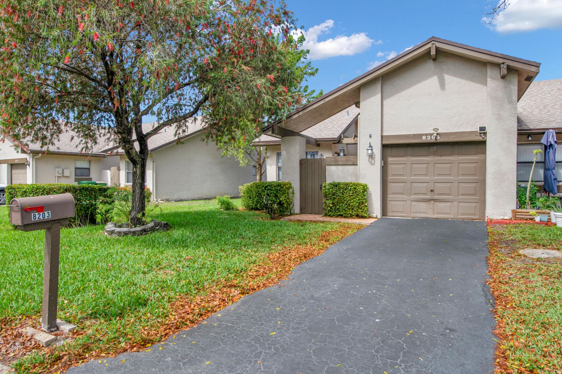 8203 NW 100th Way, Tamarac, FL 33321 Photo