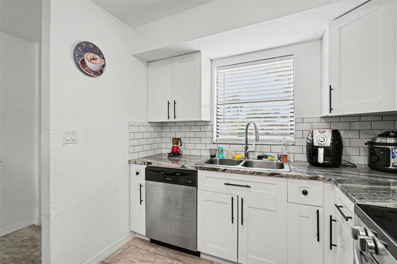 2208/2210 Iris Way, Fort Myers, FL 33905 Photo