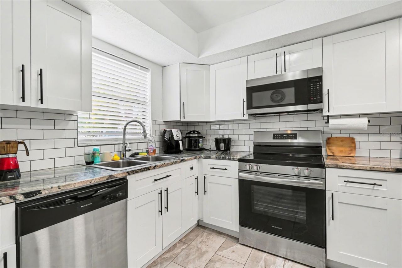 2208/2210 Iris Way, Fort Myers, FL 33905 Photo