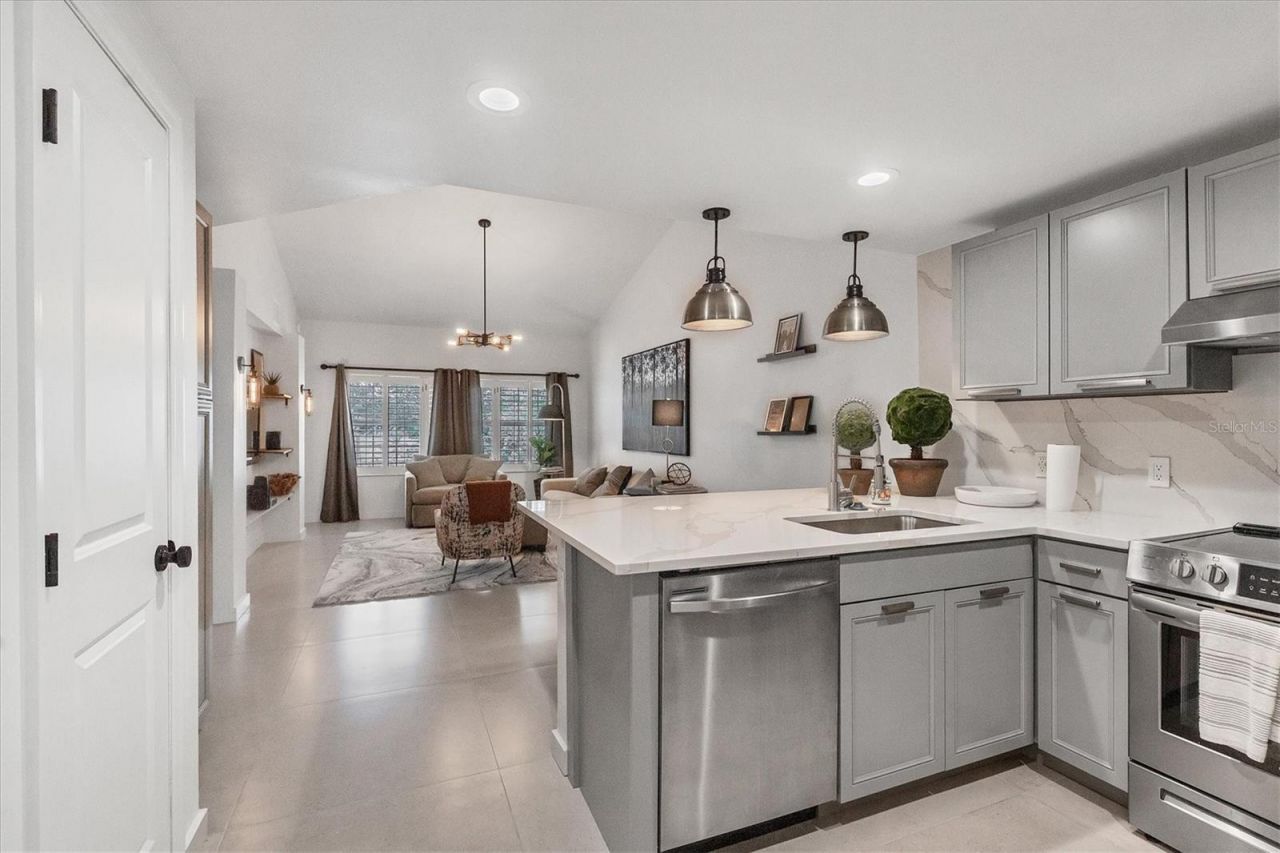 3401 54th Drive W, Unit 203, Bradenton, FL 34210 Photo