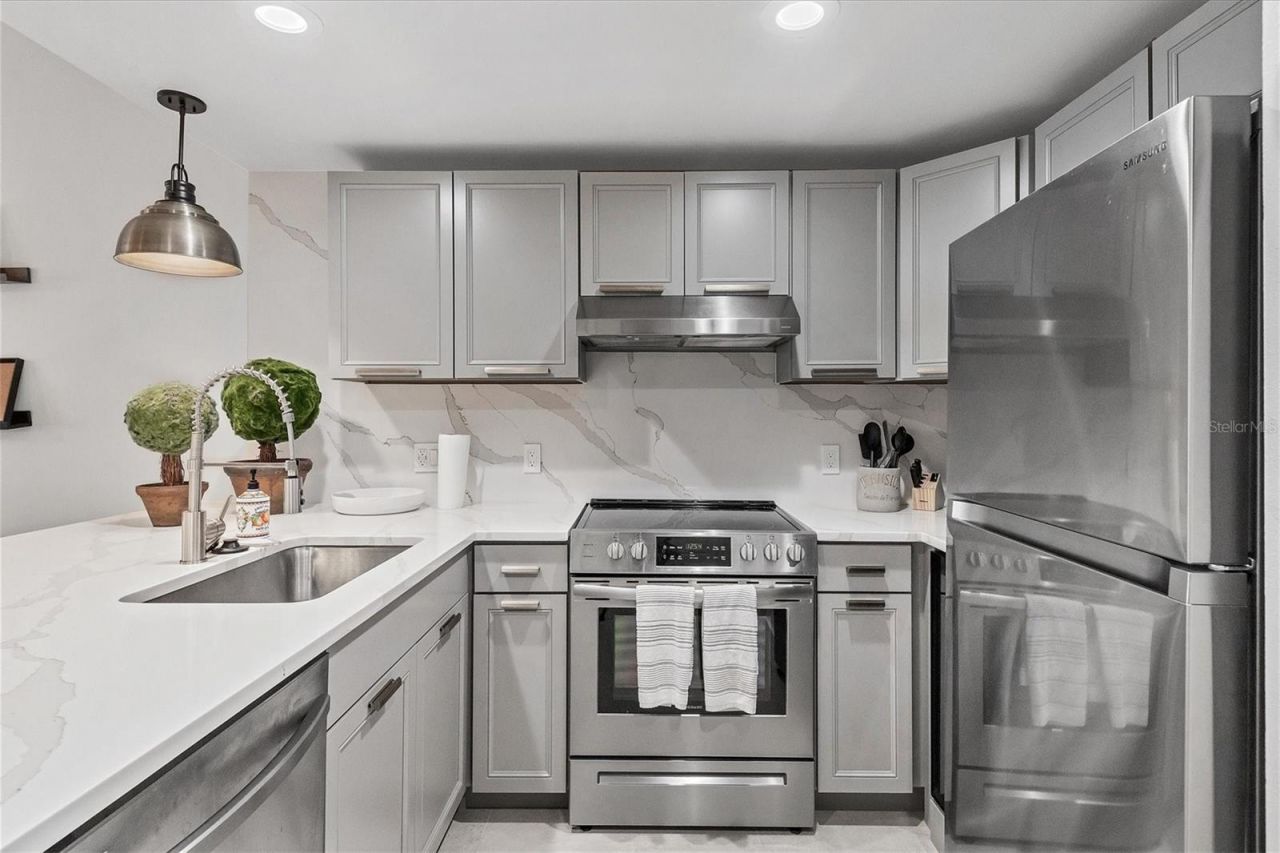 3401 54th Drive W, Unit 203, Bradenton, FL 34210 Photo