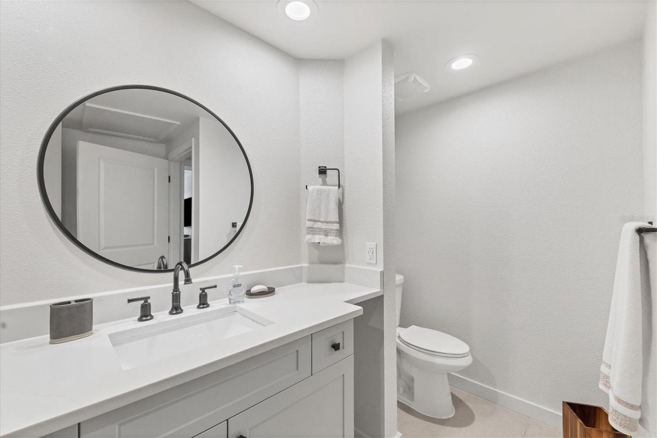 3401 54th Drive W, Unit 203, Bradenton, FL 34210 Photo