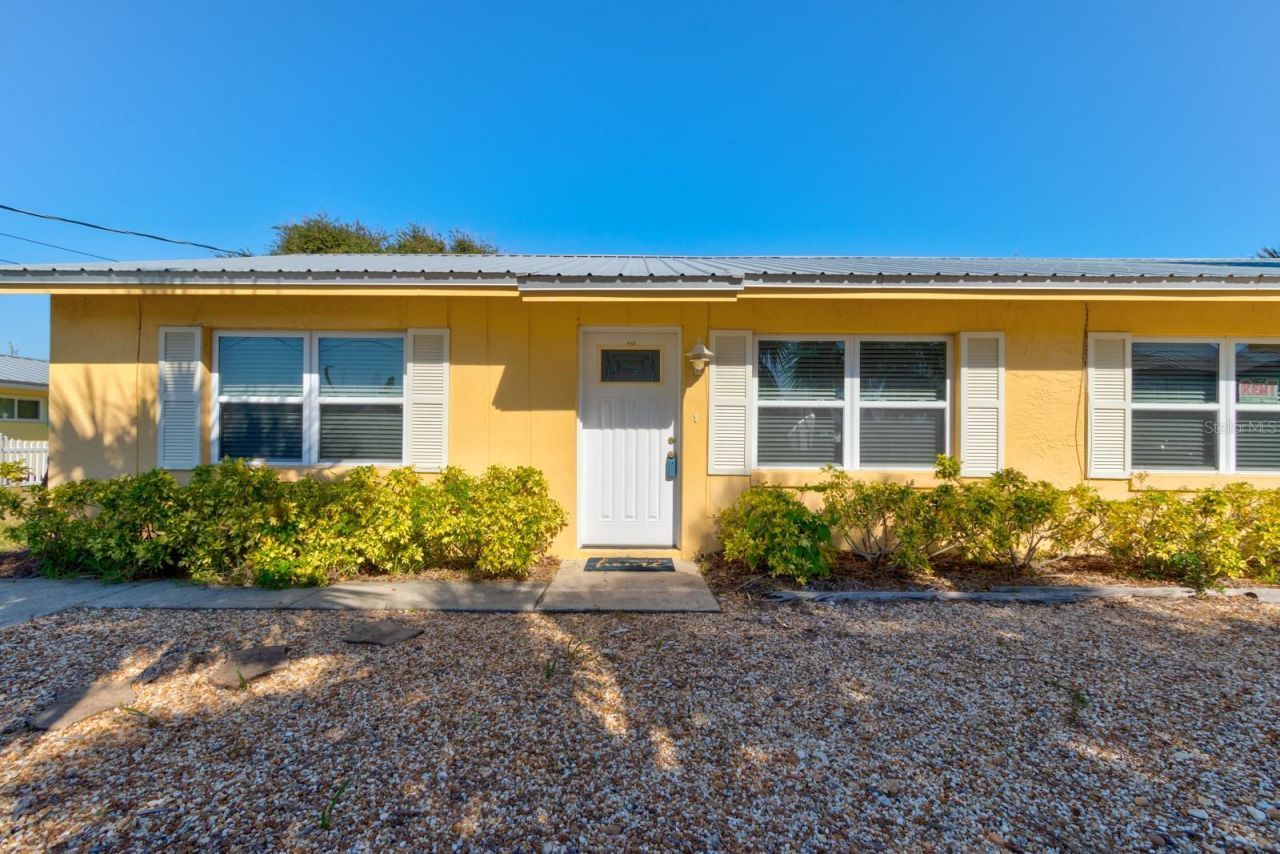 712-714 Oakwood Avenue, New Smyrna Beach, FL 32169 Photo