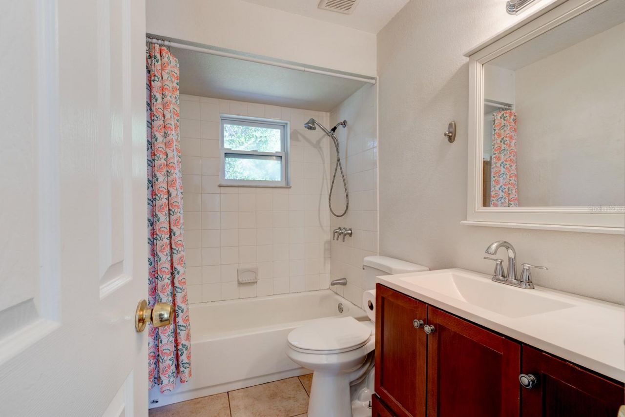 712-714 Oakwood Avenue, New Smyrna Beach, FL 32169 Photo