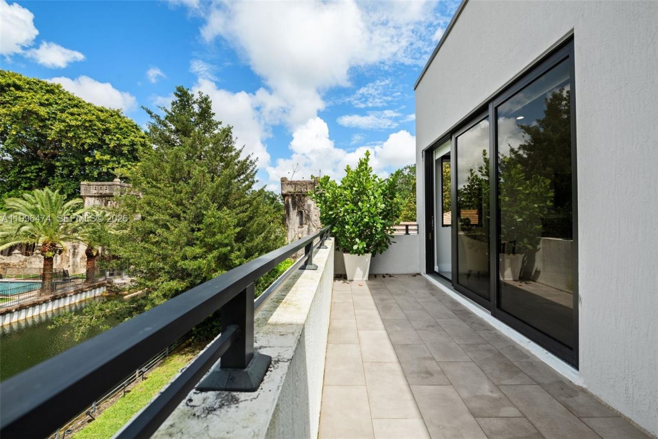 5735 SW 35th St, Miami, FL 33155 Photo