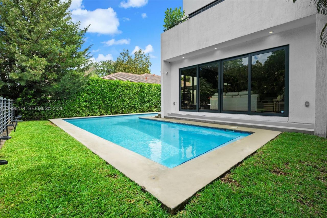 5735 SW 35th St, Miami, FL 33155 Photo