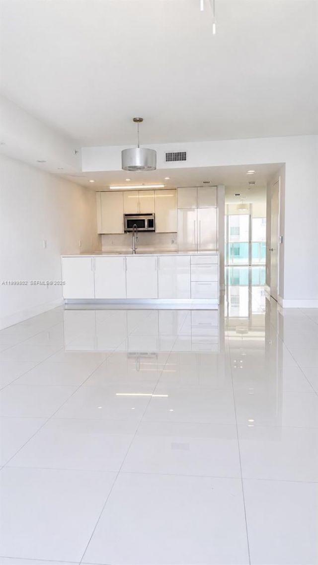 7935 East Dr, Unit 803, North Bay Village, FL 33141 Photo