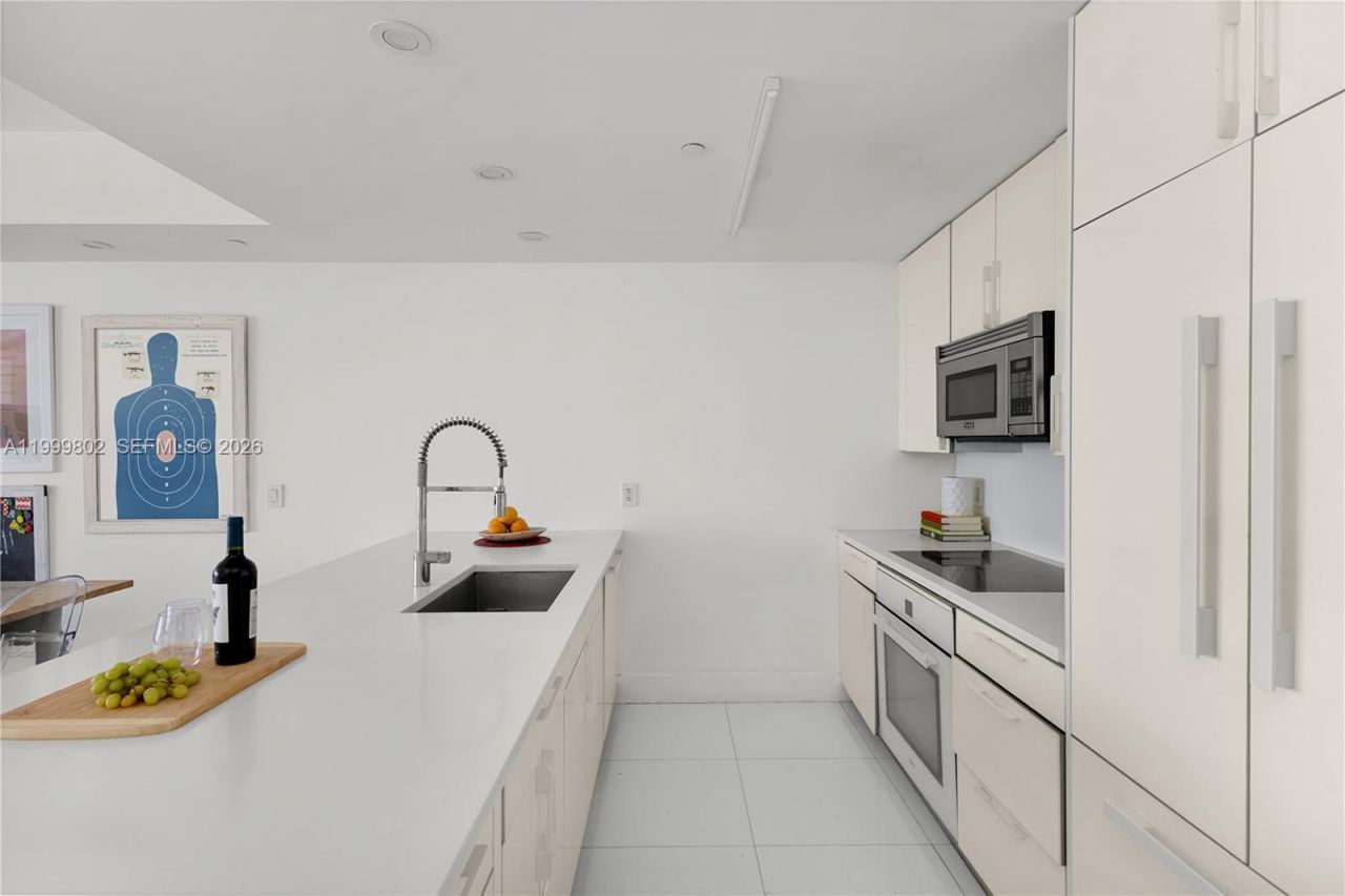 7935 East Dr, Unit 803, North Bay Village, FL 33141 Photo