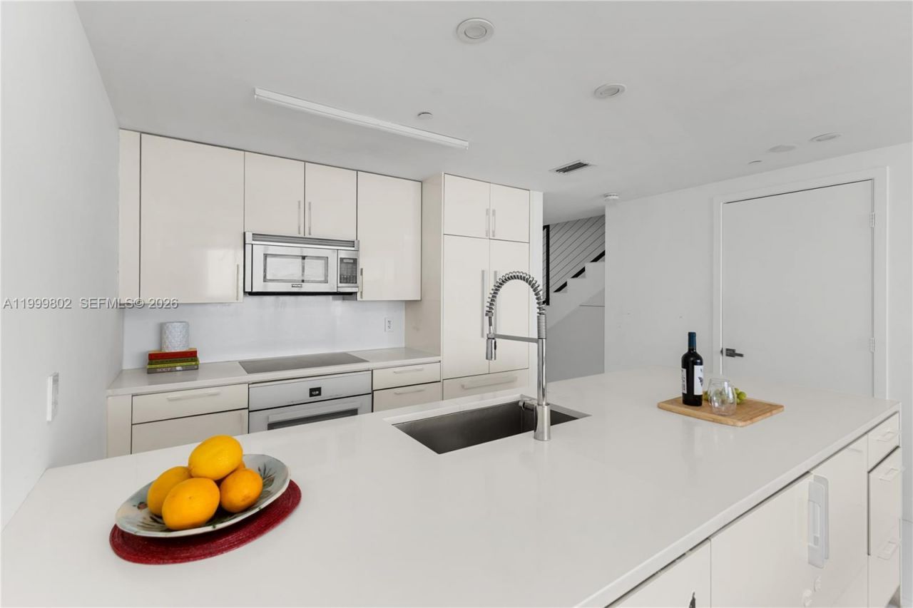 7935 East Dr, Unit 803, North Bay Village, FL 33141 Photo