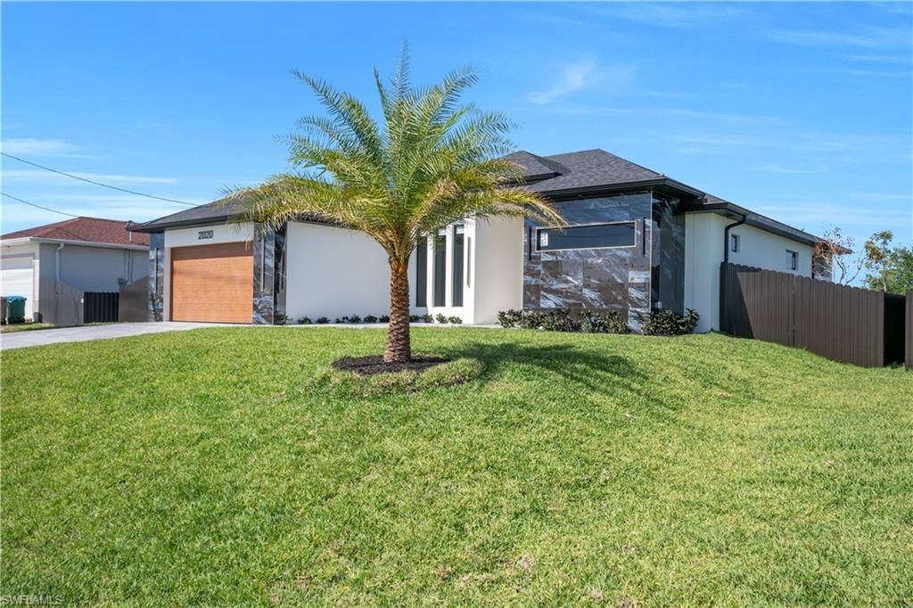 2020 Santa Barbara Blvd N, Cape Coral, FL 33993 Photo
