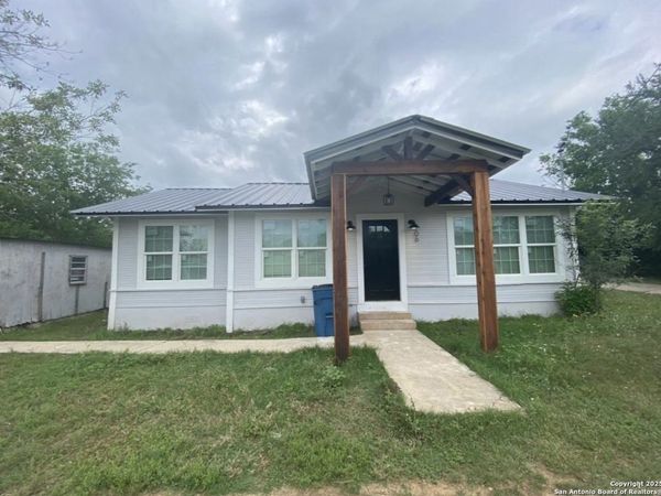 106 Weber, Poth, TX 78147