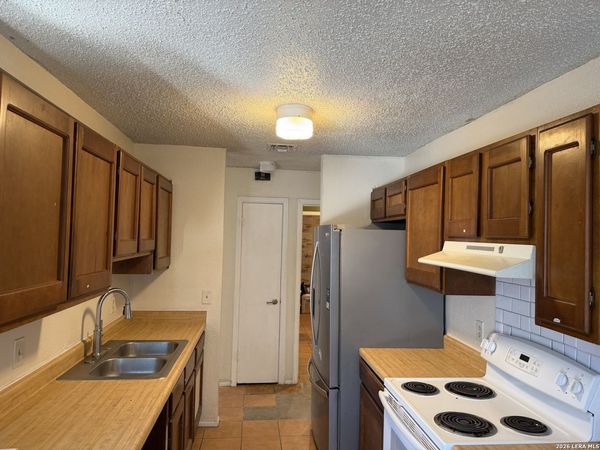 9130 KINGS HBR, San Antonio, TX 78242