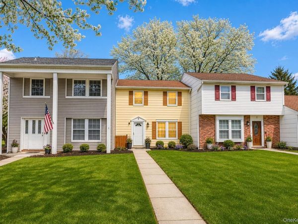 8 Sharpsburg Court, Coram, NY 11727