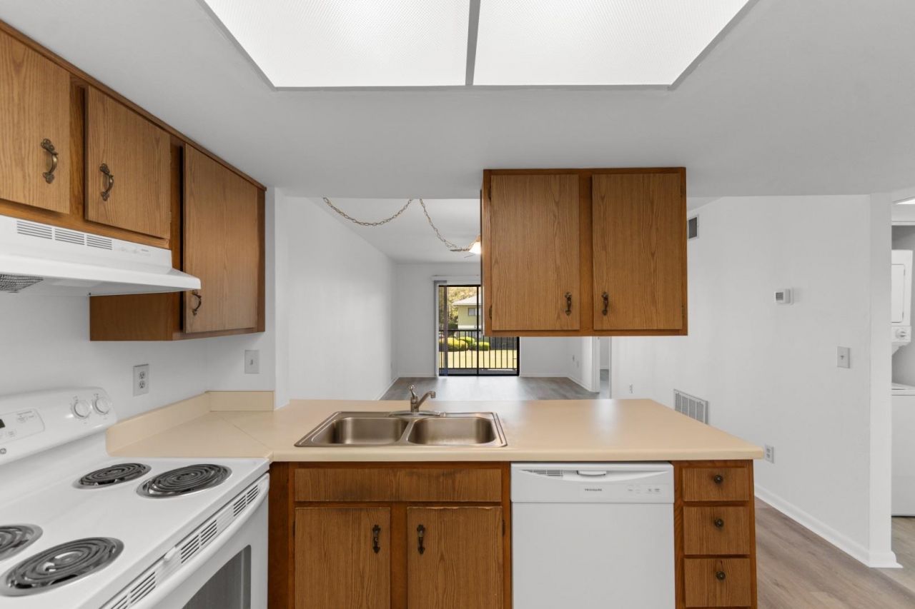 1301 Pridgen Rd. Photo 7