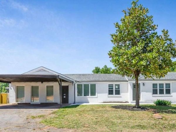 5586 Glore Drive SW, Mableton, GA 30126