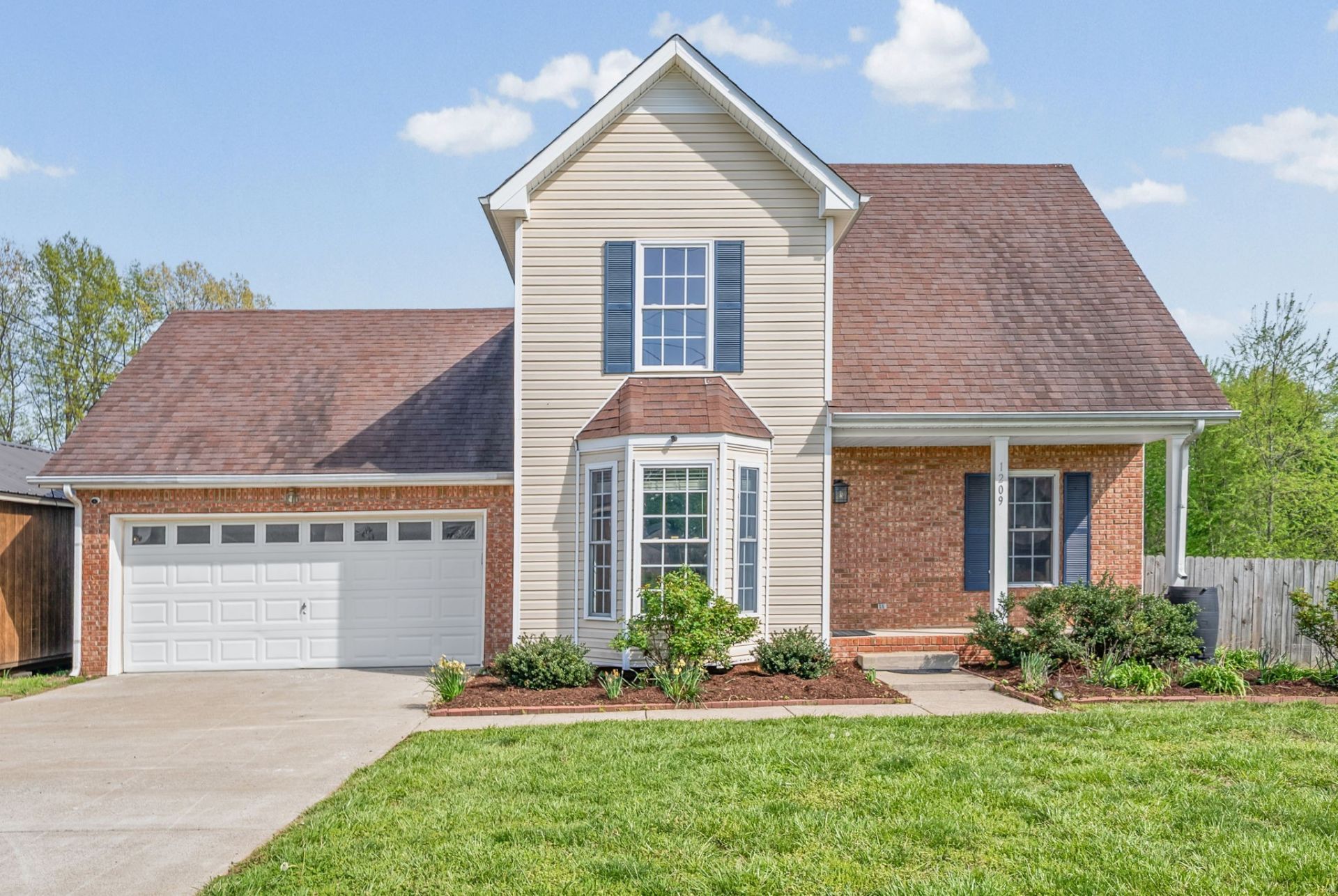 1209 Shorehaven Dr, Clarksville, TN 37042 Main Photo