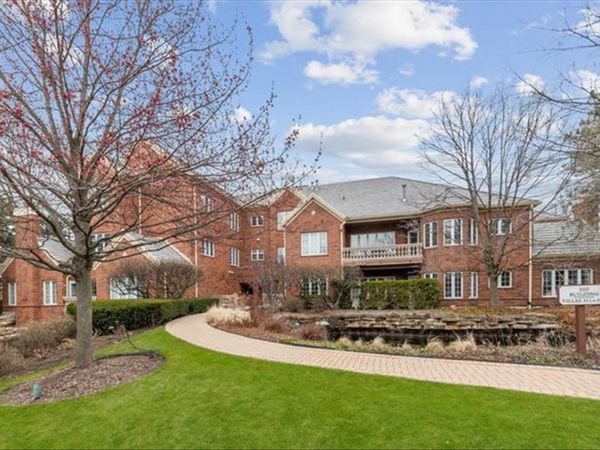 332 Regent Wood Road , Unit 332, Northfield, IL 60093