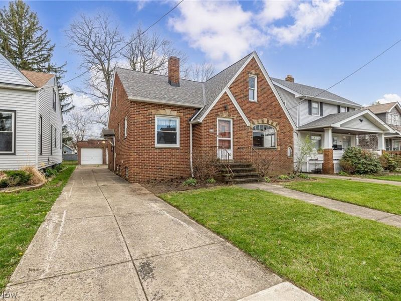 3321 Archmere Avenue, Cleveland, OH 44109 Photo 2