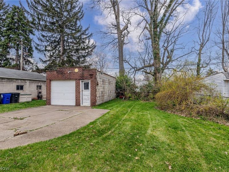 3321 Archmere Avenue, Cleveland, OH 44109 Photo 38