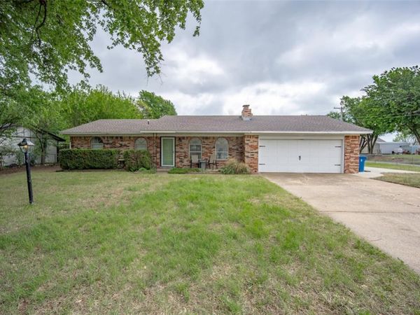 302 NW 1st Street, Tuttle, OK 73089