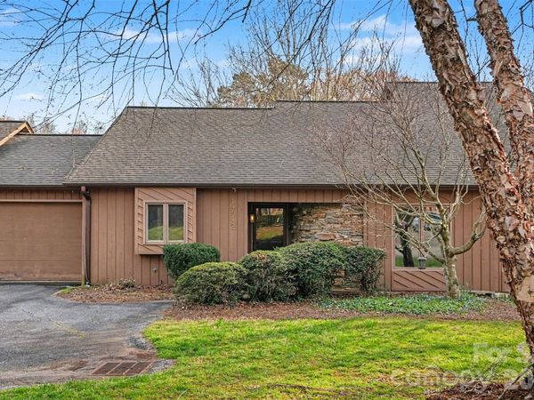 1742 NE 12th Street , Hickory, NC 28601