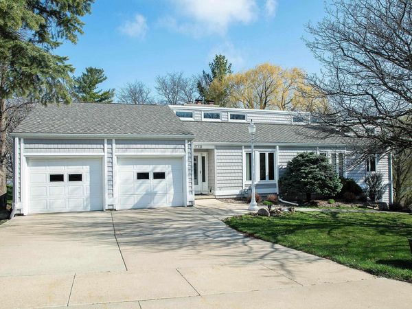 736 Greenfield Ave. , Waverly, IA 50677