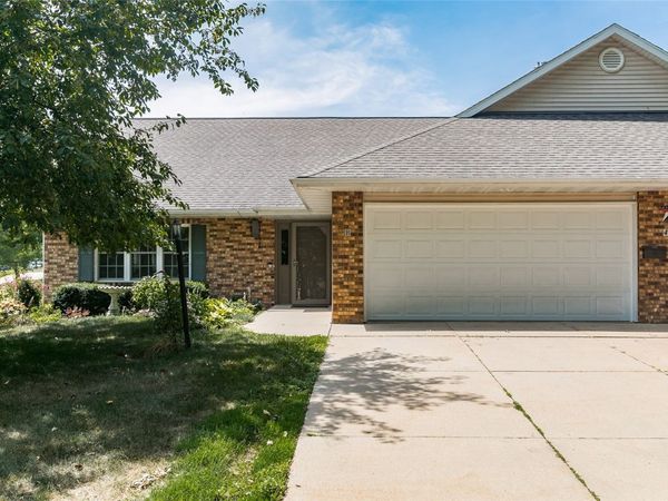 415 First Avenue SW, Unit B, Mt Vernon, IA 52314