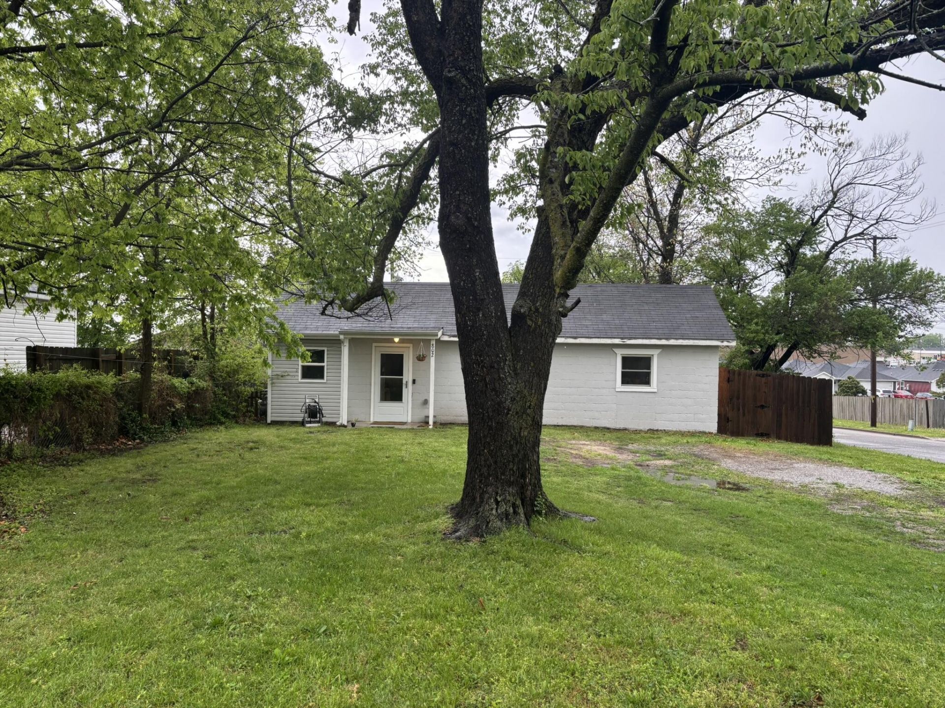 802 S Brownell Avenue, Joplin, MO 64801 Main Photo