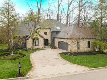 8176 Lake Bluff Court, Columbus, OH 43235