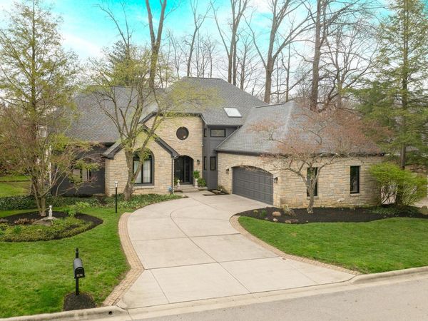 8176 Lake Bluff Court, Columbus, OH 43235