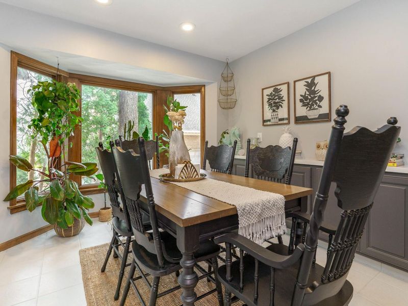 8176 Lake Bluff Court , Columbus, OH 43235 Photo 16